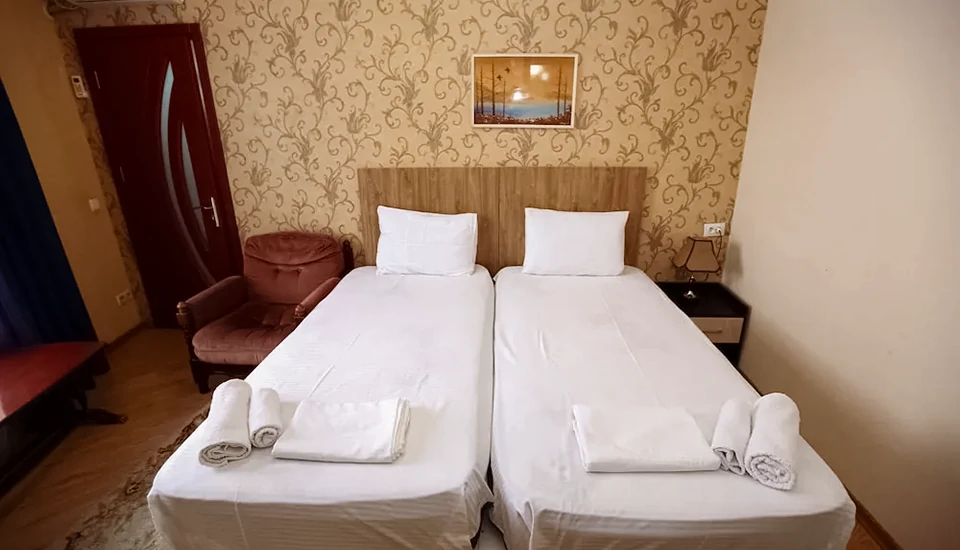 هتل ایساکا تفلیس